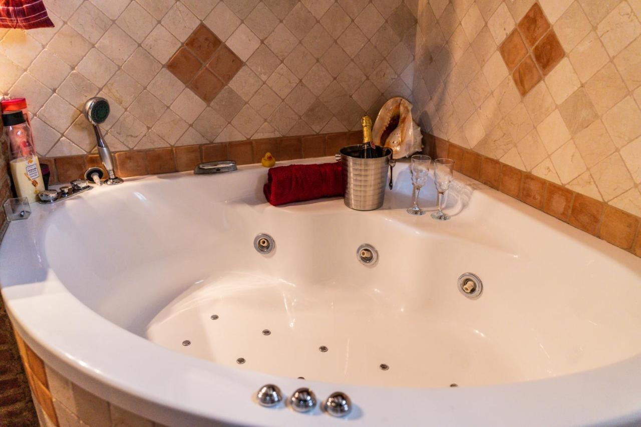 Villa Estilo Mediterranea Con Piscina, Jardin, Bbq Y Jacuzzi - Villa Bel Air Real Естепона Екстериор снимка